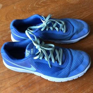Nike Girls Shoes 7Y 8.5 womens